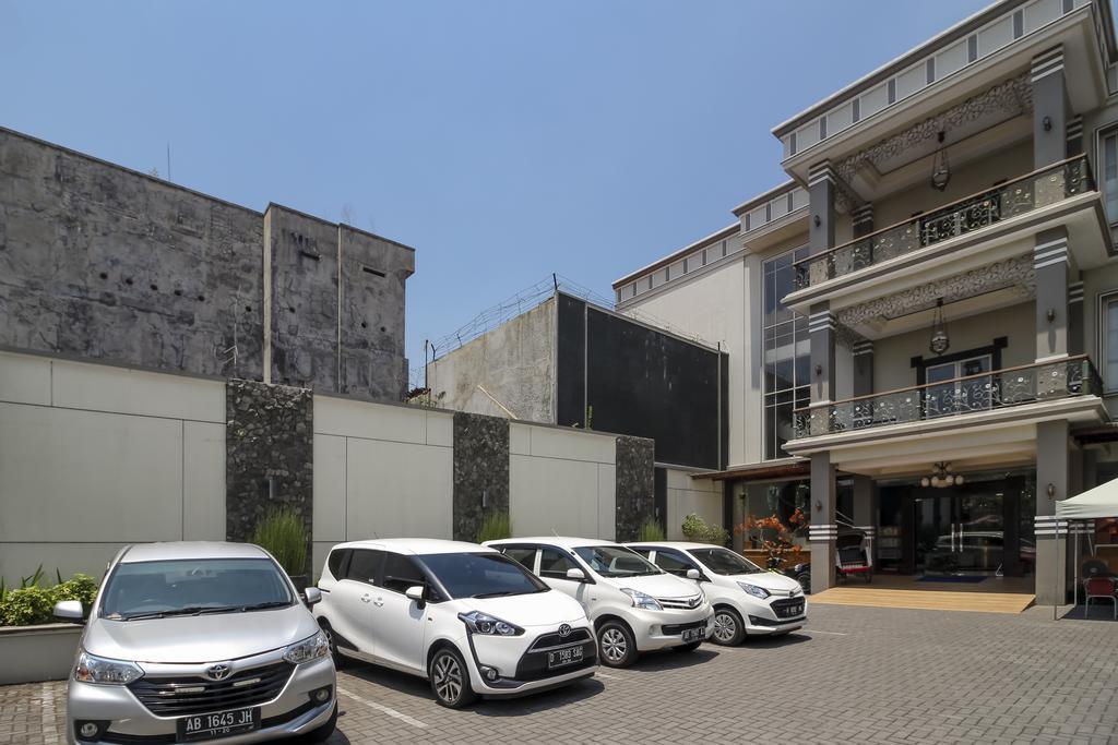 Reddoorz Plus Near Tugu Jogja Yogyakarta Eksteriør bilde